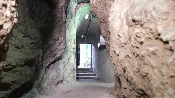 Tunnel der ägyptischen Pyramiden. Wissenschaft, Archäologie, unterirdische Ausgrabungen. — Stockvideo