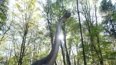 Jurassic Parkı. Hareket eden dinozor modelleri. Gerçekçi dinozorlar.