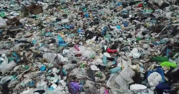 Depósito de lixo. Poluição ambiental. Montanhas de lixo — Vídeo de Stock