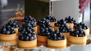 Taze yaban mersinli lezzetli şekerleme..