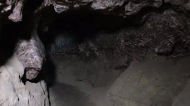 Mağara keşfi Speleoloji, zindanlar, karanlık tüneller