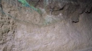 Bir yeraltı madeninde terk edilmiş bir tünel. Bilim arkeolojisi. 