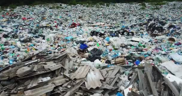 Αεροφωτογραφία. Πολλά πλαστικά απόβλητα. Χαμηλή οικολογία. Περιβαλλοντική καταστροφή — Αρχείο Βίντεο