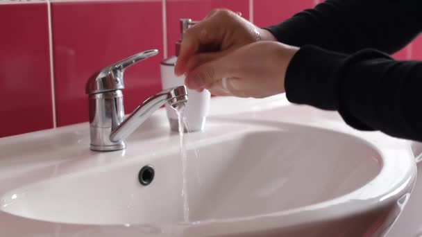 Man washes his hands with soap. Health concept — Video