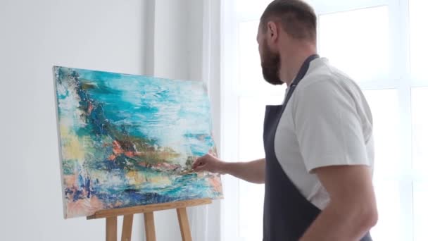 アール・ヌーヴォー様式の抽象作品を制作する現代美術家. — ストック動画