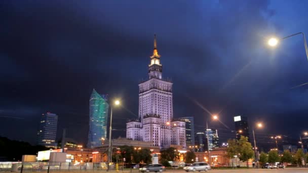 Varsó bemutatja a Kultúra és Tudomány Palotáját — Stock videók