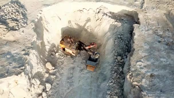 Bulldozer excavator truck working hard dig dich — 비디오