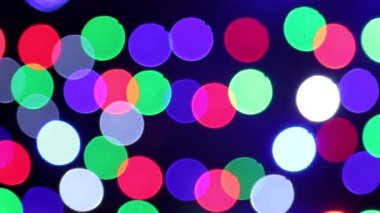 Soyut arkaplan. Işığın bulanık tarafı. Işığın etrafında hareket ediyor.