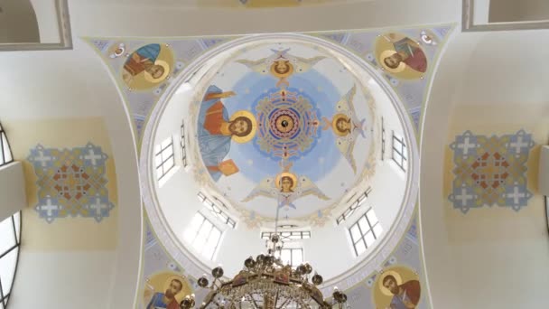 사라 반트 시아 영적 센터 (Zarvanytsia spiritual Center) 는 세계마리안 휴일 센터이다. 우크라 이나 그리스 가톨릭 교회. — 비디오
