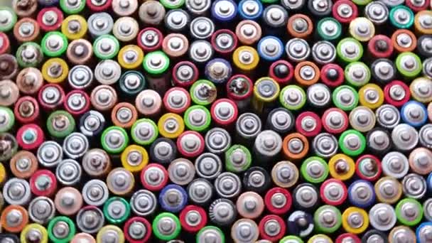 Close Colorful Rows Energy Batteries Choosing Background Colorful Batteries Alkaline — Vídeo de Stock