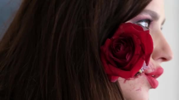 Magical Video Girl Rose Her Mouth Make Halloween Lips Red — Vídeo de Stock