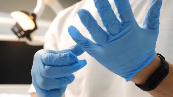 Doctor Assistant Anesthesiologist Put Gloves Treatment Surgery Surgical Gloves Dentists — 图库视频影像