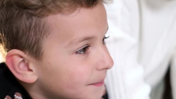 Portrait Handsome Curly Boy Looking Away Photogenic Face Child — Vídeo de Stock