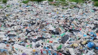 Endonezya 'da plastik atık, çevre kirliliği ve çevre felaketi. Plastik atık sorunu