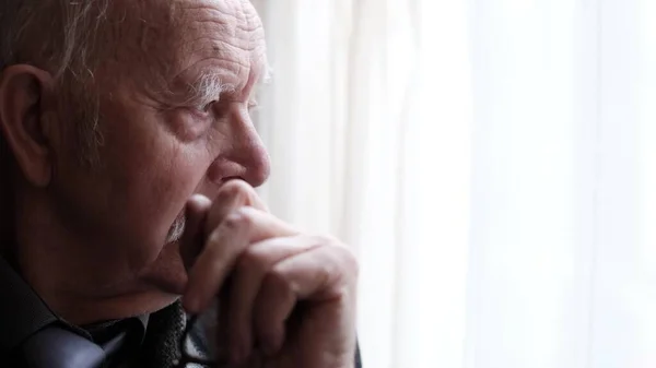 Portrait Upset Grandfather Window Close Portrait Elderly Man Who Depressed —  Fotos de Stock