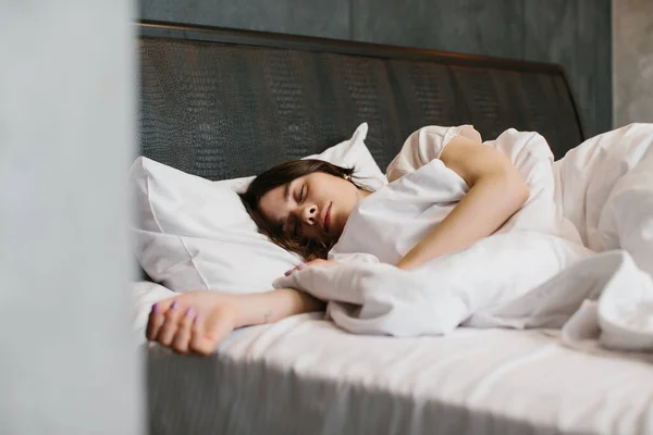 Woman Sleeping Bed Stock Photo — Stock Photo, Image