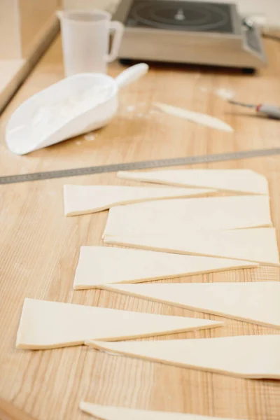 Woman Baker Cuts Dough Triangles Croissants Making Croissants Bakery — Stock Photo, Image