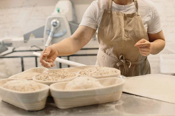 Baker Woman Sprinkles Flour Shaped Loaves Rustic Style Bread Baking — Zdjęcie stockowe