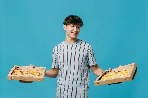 Young Man Pizza Boxes Colored Background — Photo