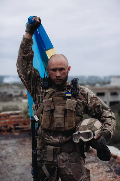 Military Man Holds Flag Ukraine Portrait Defender Ukraine — Stock Photo, Image