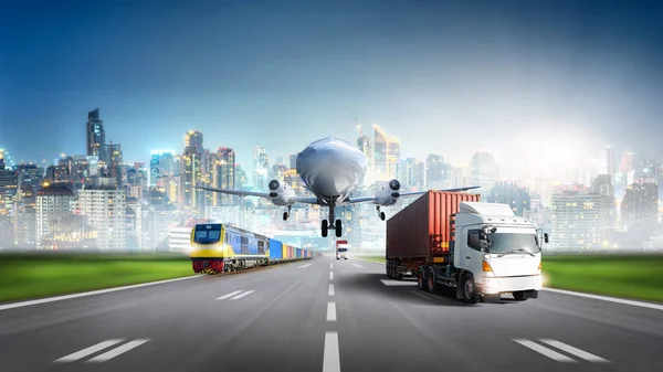 Παγκόσμια Επιχείρηση Logistics Εισαγωγή Των Εξαγωγών Cargo Plane Και Εμπορευματοκιβωτίων — Φωτογραφία Αρχείου