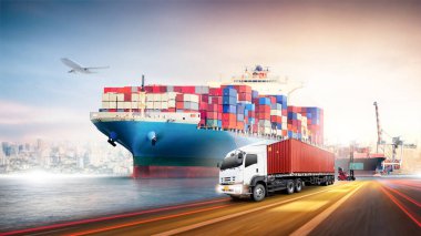 Küresel iş lojistik ihracat ve konteynır kargo gemisi limana vinç, konteynır taşıyıcıları, kargo uçağı, otoyoldaki kamyon, ulaşım endüstrisi konsepti, derinlik bulanıklık etkisi