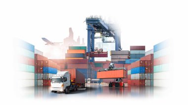 Lojistik ihracat ve forklift taşıma konteynır yükleme kutusunun taşınması şehrin beyaz arka planındaki konteyner deposunda fotokopi alanı ve uçak alanı olan kargo kamyonuna