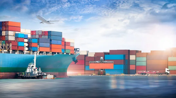 Globalny Biznes Logistyka Import Eksportu Kontenerowego Frachtowca Załadunku Rozładunku Ciężarówki — Zdjęcie stockowe