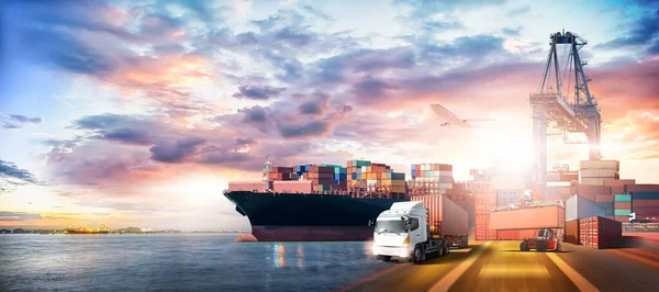 Logistik Transport Containrar Lastfartyg Lastning Vid Industriell Hamn Varvet Bakgrund — Stockfoto