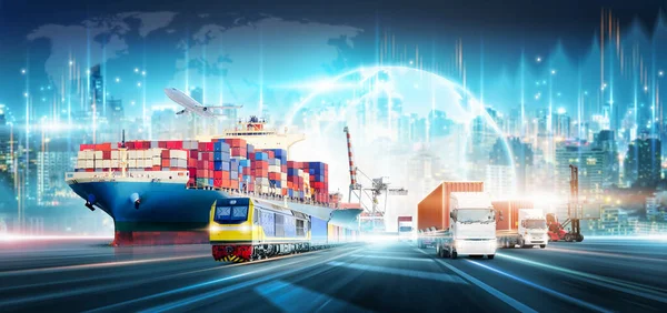 コンテナ貨物輸送のスマート物流輸入輸送産業概念 高速道路上のトラック 世界地図上のグローバルビジネス物流技術ネットワークの分布背景 — ストック写真