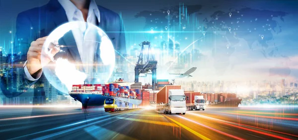 Businessman Bruker Virtuell Global Logistikknettverksdistribusjon Smart Logistikk Transport Import Eksport – stockfoto
