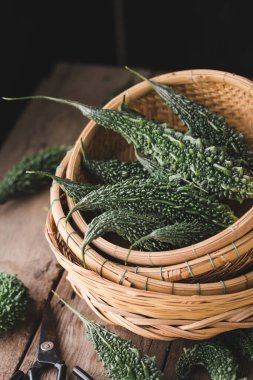 Taze acı kavun. Yemek için sağlıklı meyve. Diyet için sağlıklı.