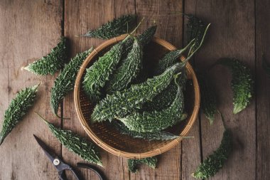 Taze acı kavun. Yemek için sağlıklı meyve. Diyet için sağlıklı.