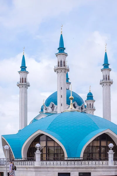 ロシア カザン 2018年7月18日 カザン クレムリンの青いドームを持つクルシャリフモスクの眺め — ストック写真