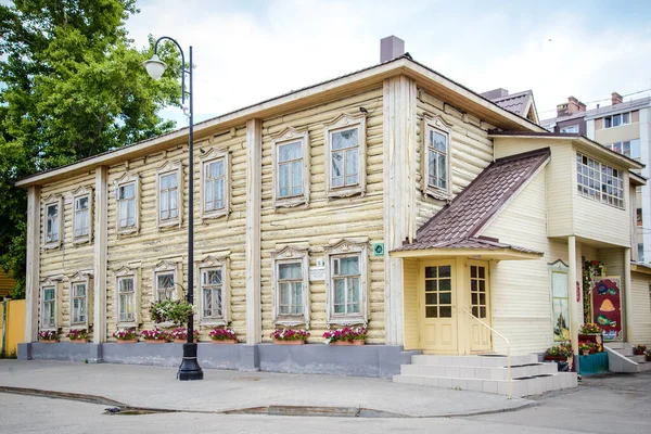 ロシア カザン 2018年8月4日 歴史的家屋のある古いKayuma Nasyri通りの景色 — ストック写真