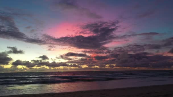 冥想的海洋和天空背景 壮观的日落或日出的云彩背景 — 图库视频影像
