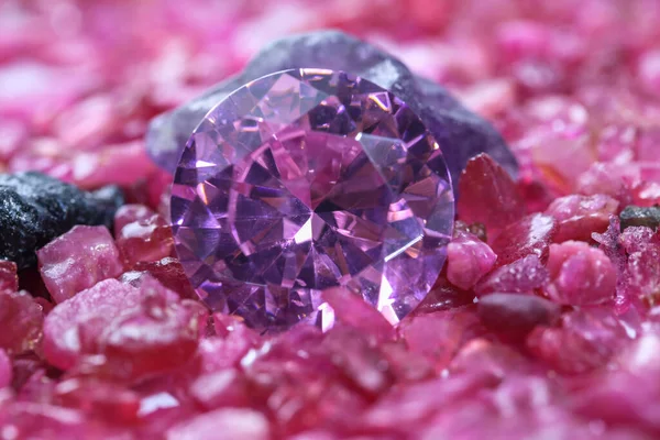Ametist Diamanter Placeras Hög Med Rubin Grov Ädelsten — Stockfoto