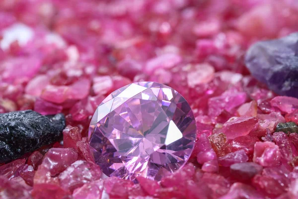 Diamantes Ametista Colocado Uma Pilha Pedra Preciosa Rubi Bruto — Fotografia de Stock