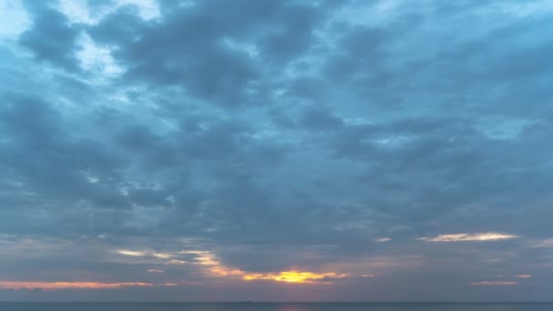 夕阳西下 时间消逝的云彩飘散了 — 图库视频影像