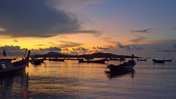 Рибальські Човни Барвистому Сході Сонця — стокове відео