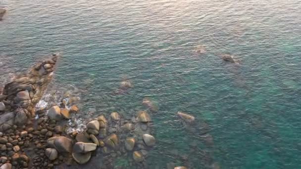 Aerial Top View Rock Beach Full Stones Several Size Island — Stockvideo