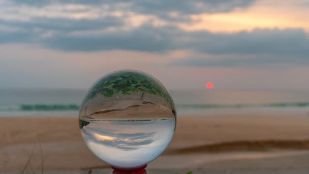 Time Lapse Puesta Sol Bola Cristal Imagen Que Aparece Revés — Vídeo de stock
