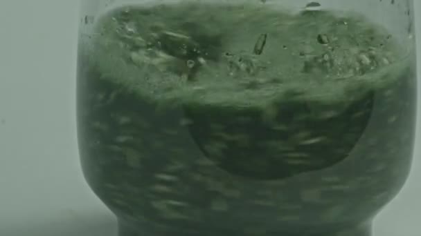 Aduceți Ciuperci Proaspete Trichoderma Într Recipient Adăugați Apă Inundații Apoi — Videoclip de stoc