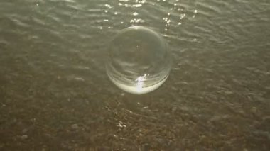 Kanalda kristal küre