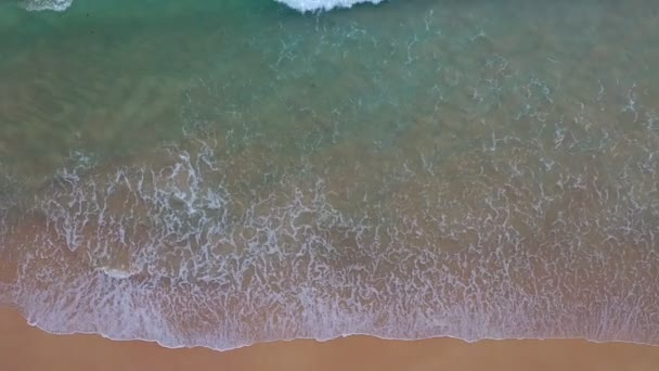 Vista Aérea Ondas Mar Loop Sem Costura Praia Areia Branca — Vídeo de Stock