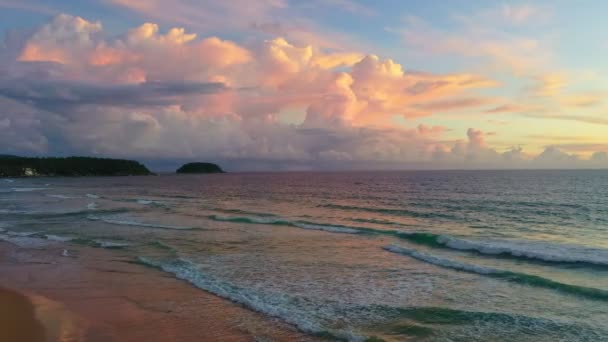 Авіаційний Вид Красивий Захід Над Пляжем Карон Phuket Scenery Сонячне — стокове відео