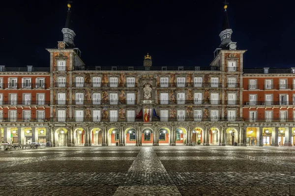Plaza Central Ciudad Madrid Con Arcadas Iluminadas Suelo Adoquín — Foto de Stock