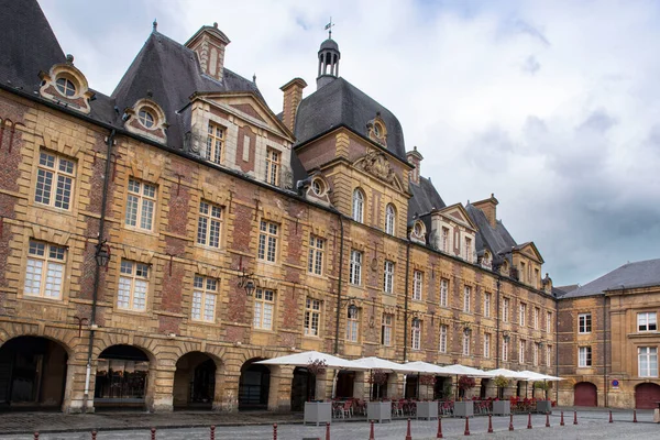 Typická Architektura Města Charleville Mzire Francii Centru Města Náměstí Ducale — Stock fotografie
