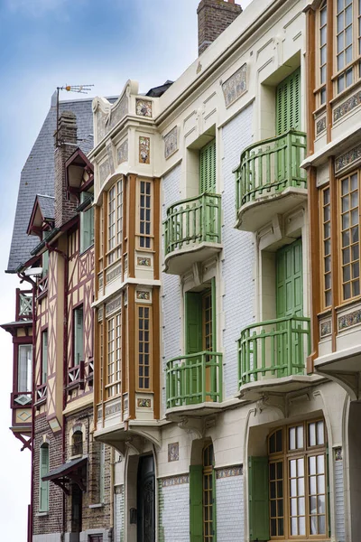 Casas Antiguas Coloridas Típicas Ciudad Mer Les Bains Francia — Foto de Stock