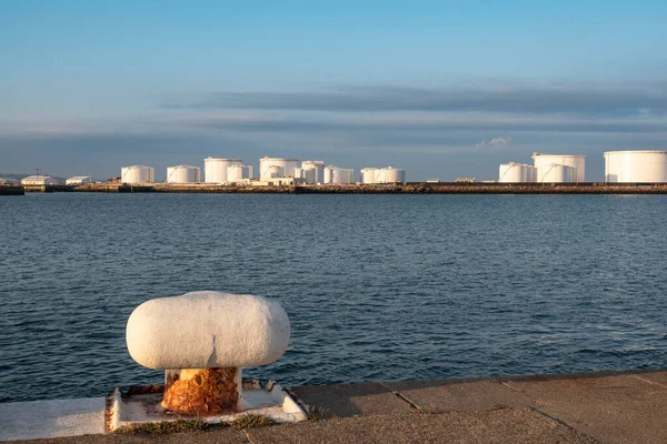 フランスのLe Havre港の燃料貯蔵タンク — ストック写真